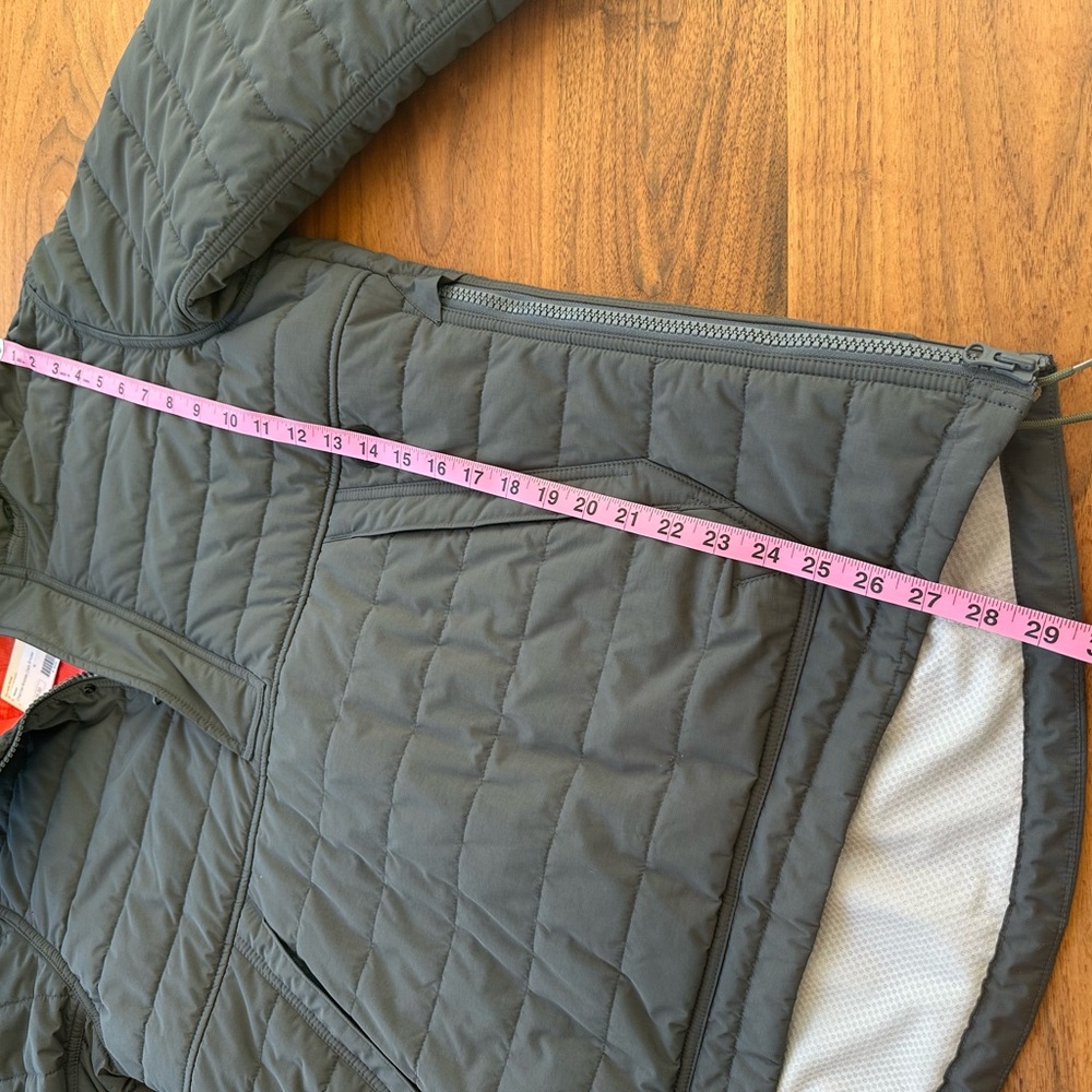 Relwen Channel Anorak in Dark Smoke - Picture 9 of 9
